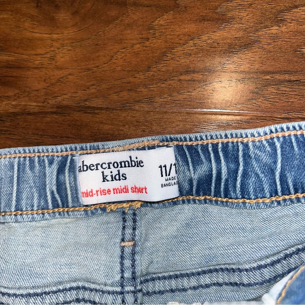 Abercrombie Kids Light Blue Distressed Denim Shorts 11/12 - Picture 5 of 6